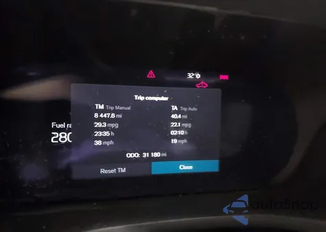 2024 Volvo Xc60 B5 Plus Dark Theme z USA, uszkodzony, nr VIN YV4L12RL2R1825304